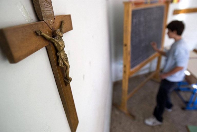 Pedagogía laica frente al auge del neofascismo