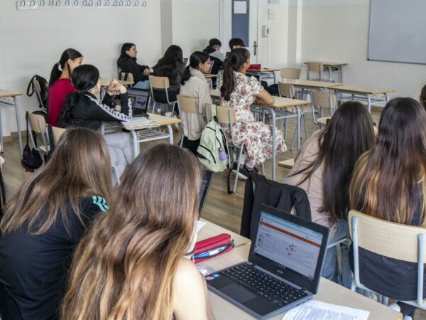 La escuela como espacio de democracia: Freire, Gramsci y la construcción cotidiana de los derechos humanos