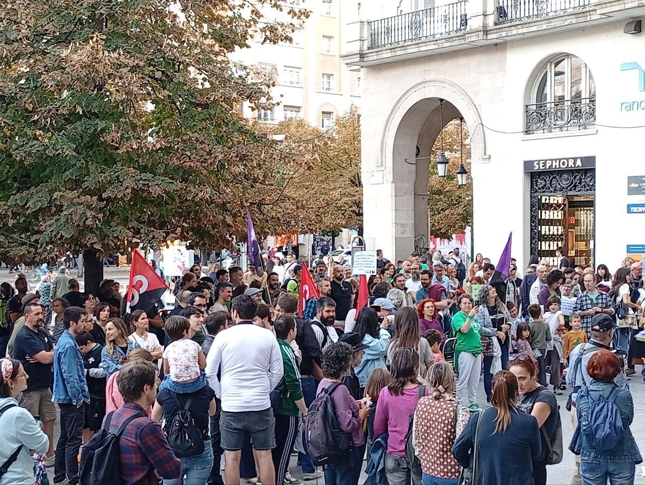 CGT SALE A LA CALLE PARA DEFENDER LA ENSEÑANZA PÚBLICA Y RECHAZAR LA CONCERTACIÓN DEL BACHILLERATO Y DE LA ENSEÑANZA DE 0 A 3 AÑOS.