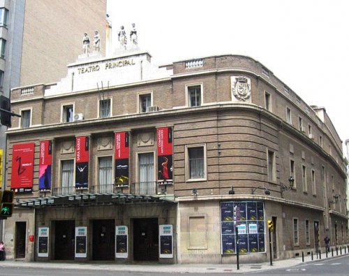 Concentración trabajador@s Artes Escénicas del Ayuntamiento de Zaragoza