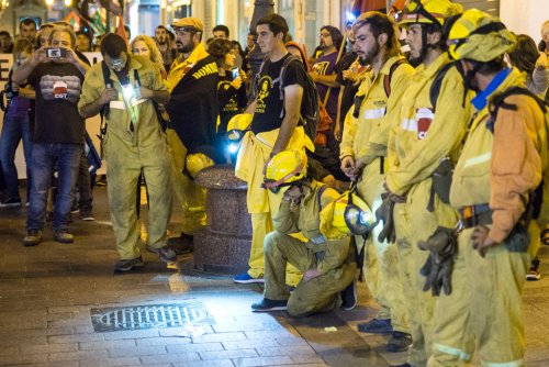 L@s bomberos forestales se ofrecen en la lucha contra el COVID-19