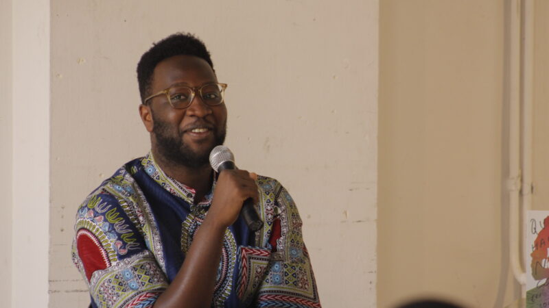 Moha Gerehou presenta su libro «Qué hace un negro como tú en un sitio como este»