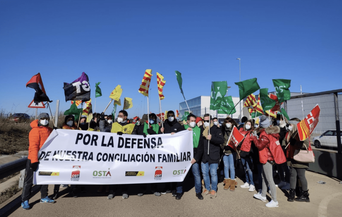 CGT, OSTA y MIT, secundan la huelga en las puertas de Profand-Zaragoza