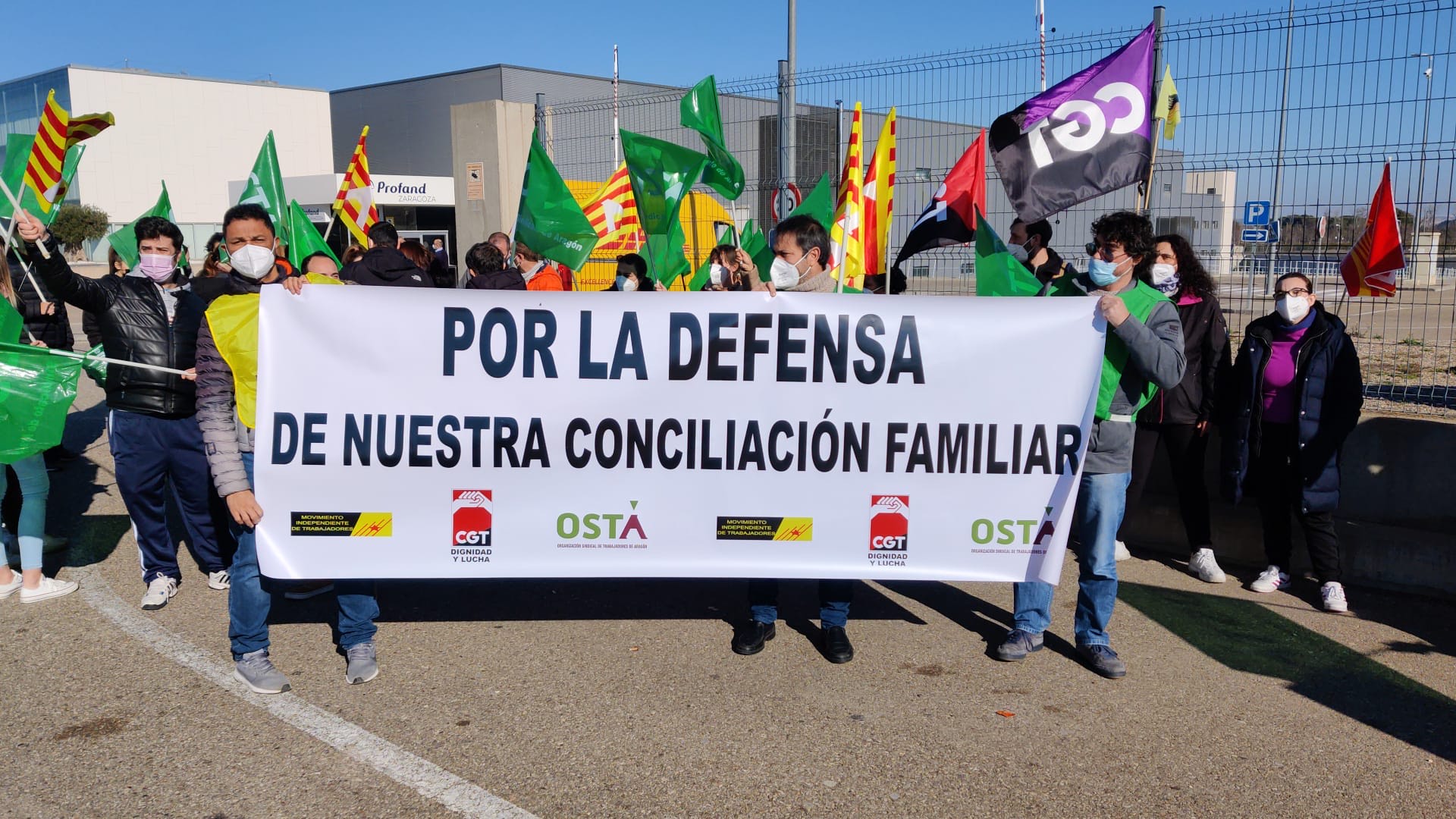 CGT, OSTA y MIT, se concentran en defensa de la conciliación familiar en las puertas de Caladero