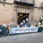 La plantilla del Ayuntamiento. de Huesca contra los recortes.