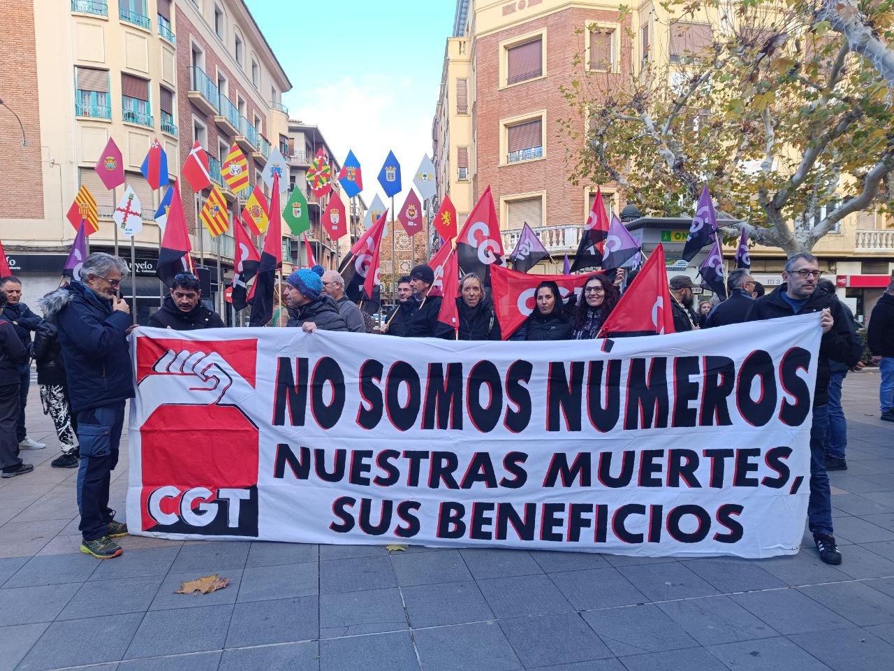 CGT se concentra en Calatayud para denunciar la siniestralidad laboral.