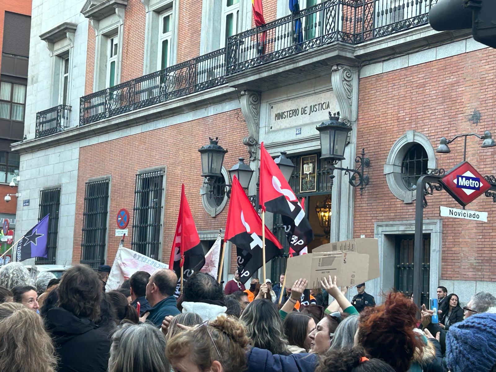 FRENTE AL ABUSO DE TEMPORALIDAD, NINGUNA TRABAJADORA SIN RESARCIMIENTO